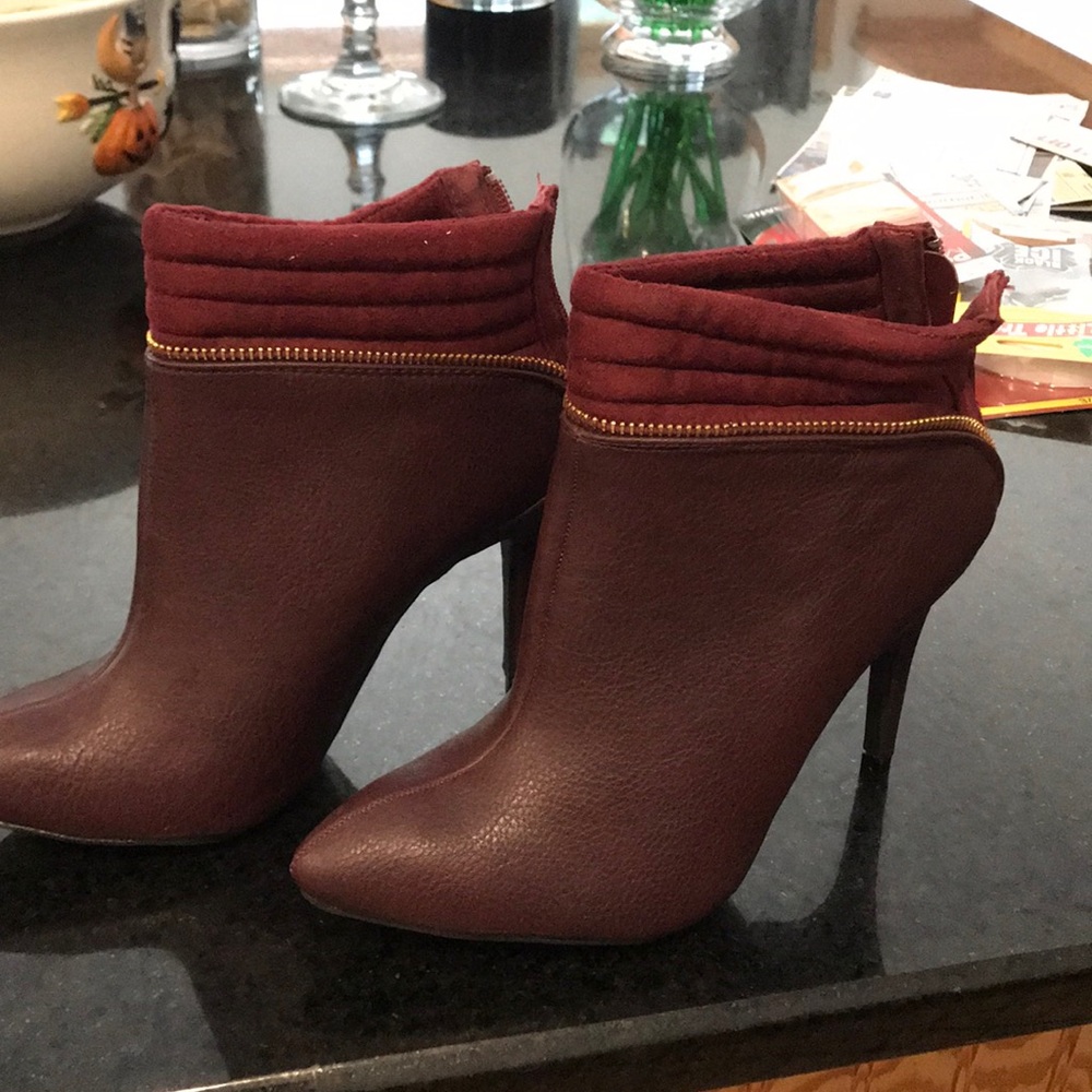 Sale is on two boots for one price! - Picture 2 of 6